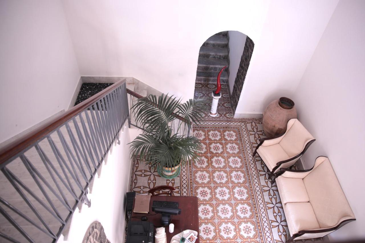 Palazzo Caracciolo Del Sole Bed & Breakfast Terzigno Exterior foto