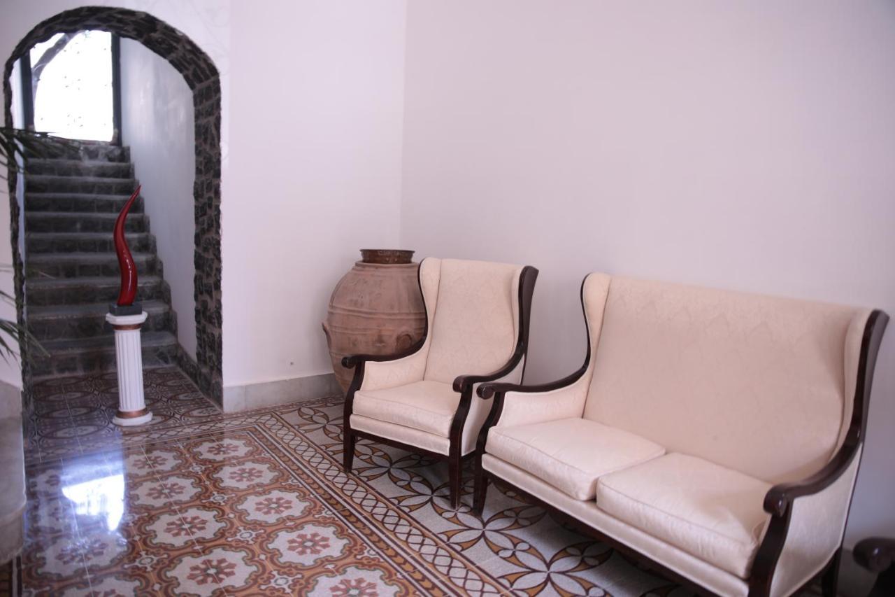 Palazzo Caracciolo Del Sole Bed & Breakfast Terzigno Exterior foto